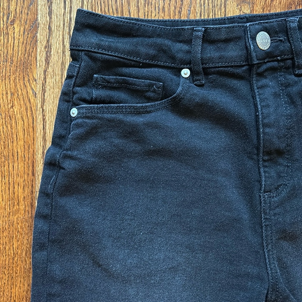 Loft black frayed hem high waist denim shorts, size 6 - Picture 3 of 6